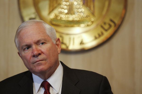 Americký ministr obran přiletěl do Afghánistánu na nečekanou návštěvu.